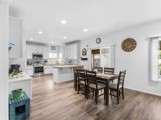 $549,900 | 1241 Dahlia Street, Woodburn, OR 97071