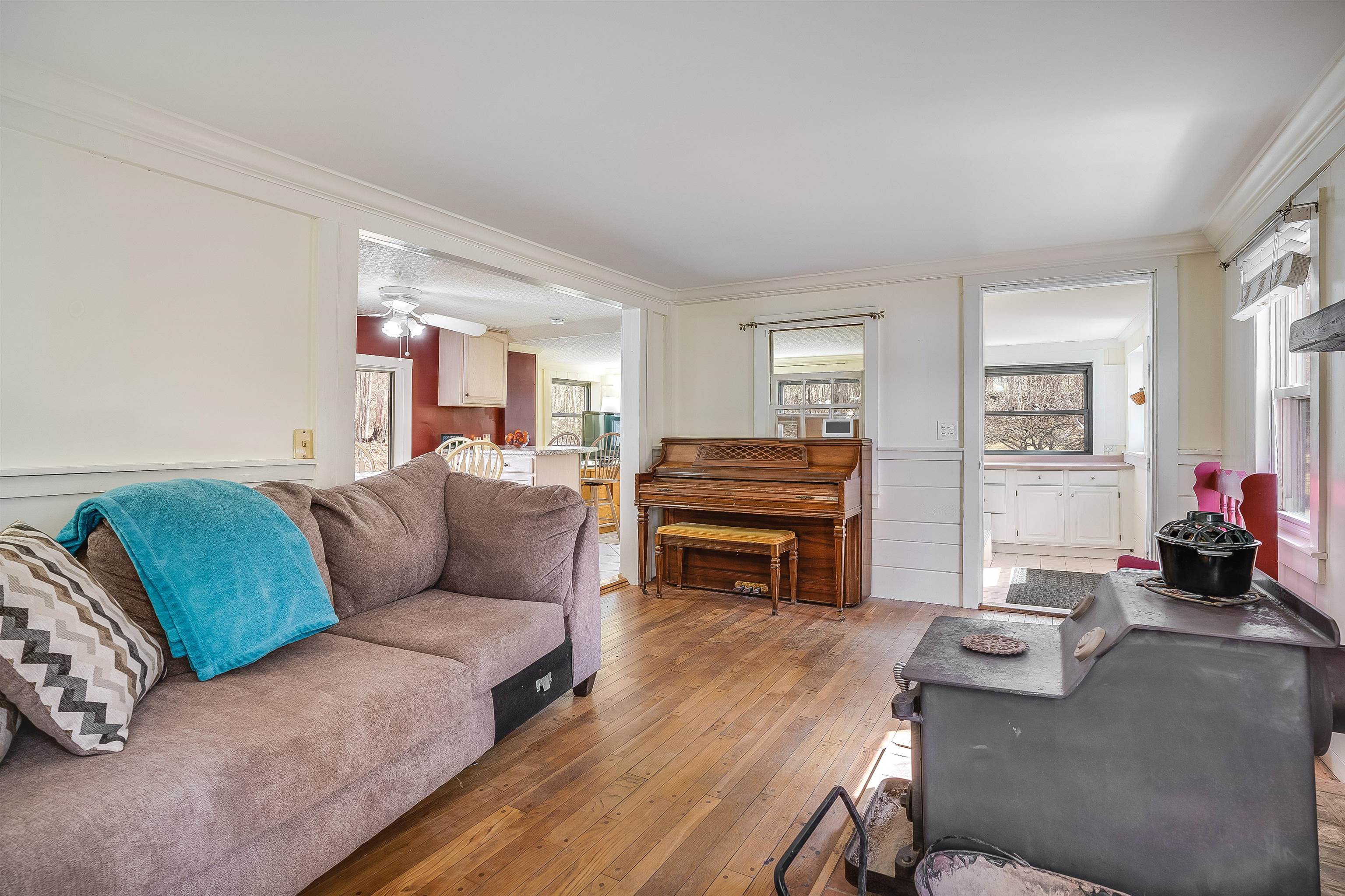 27 Alexander Road Dunbarton, NH 03046 - Photo 13 of 52