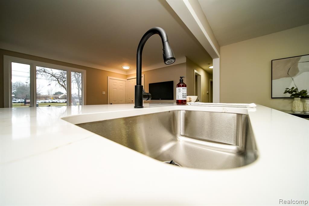 46985 Heydenreich Road Macomb, MI 48044 - Photo 27 of 60