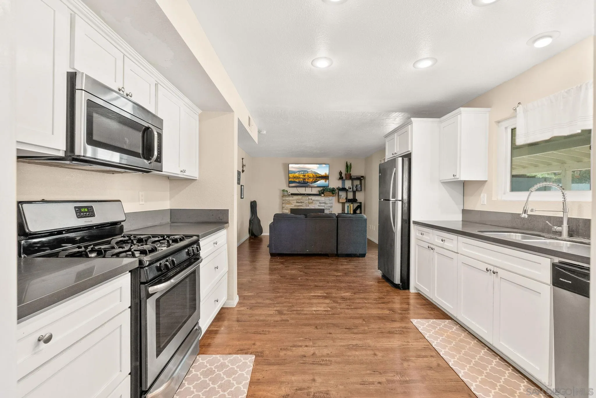 1197 Senwood Way Fallbrook, CA 92028 - Photo 13 of 36 Gallery Image 13