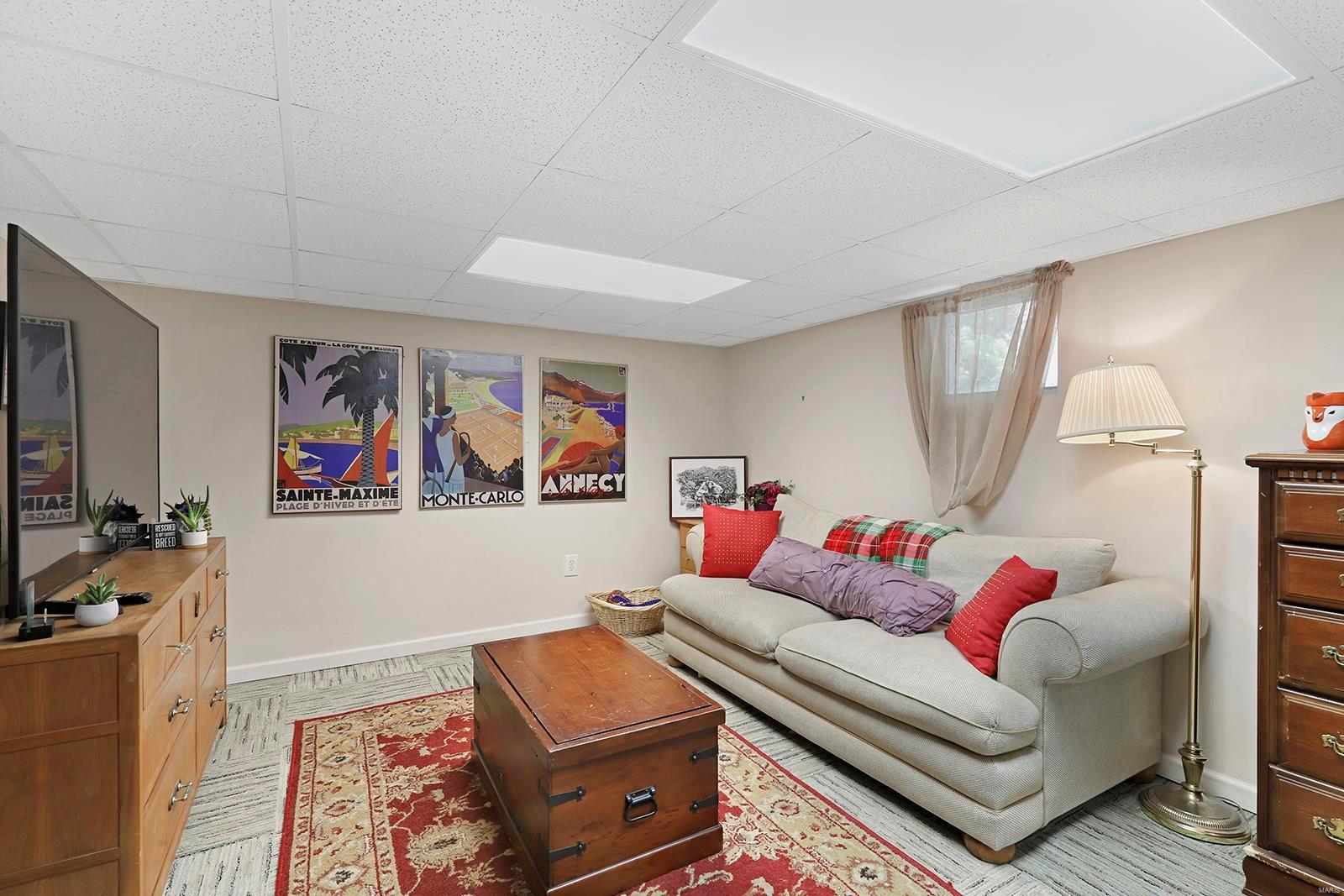 21 East Jackson Road Webster Groves, MO 63119 - Photo 22 of 34