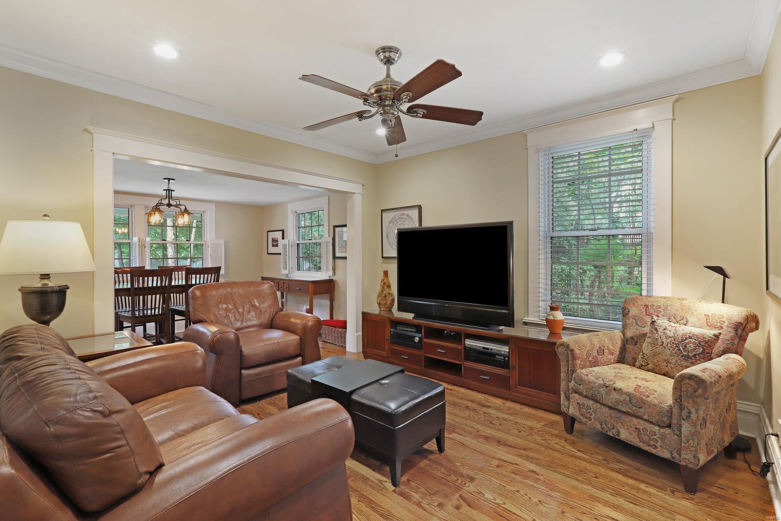 21 East Jackson Road Webster Groves, MO 63119 - Photo 10 of 34