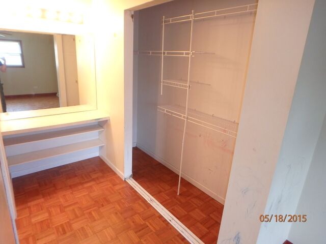 557 Old Meadow Road Matteson, IL 60443 - Photo 15 of 16 a bathroom with a shower