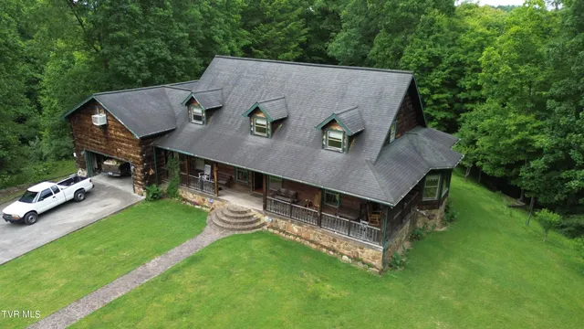 $1,200,000 | 639 Dream Farm Road, Birchleaf, VA 24220