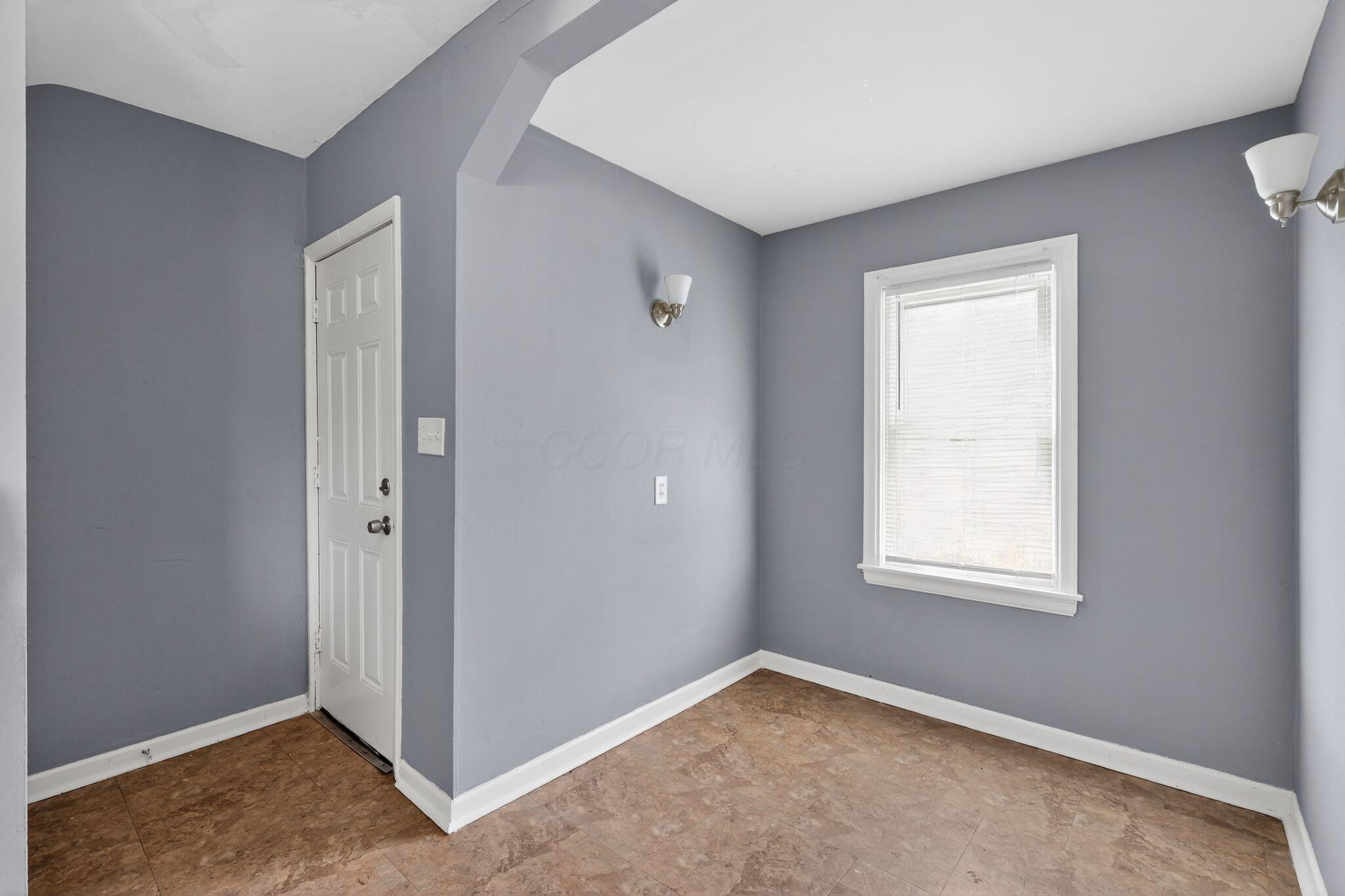 669 South Hampton Road Columbus, OH 43213 - Photo 8 of 28