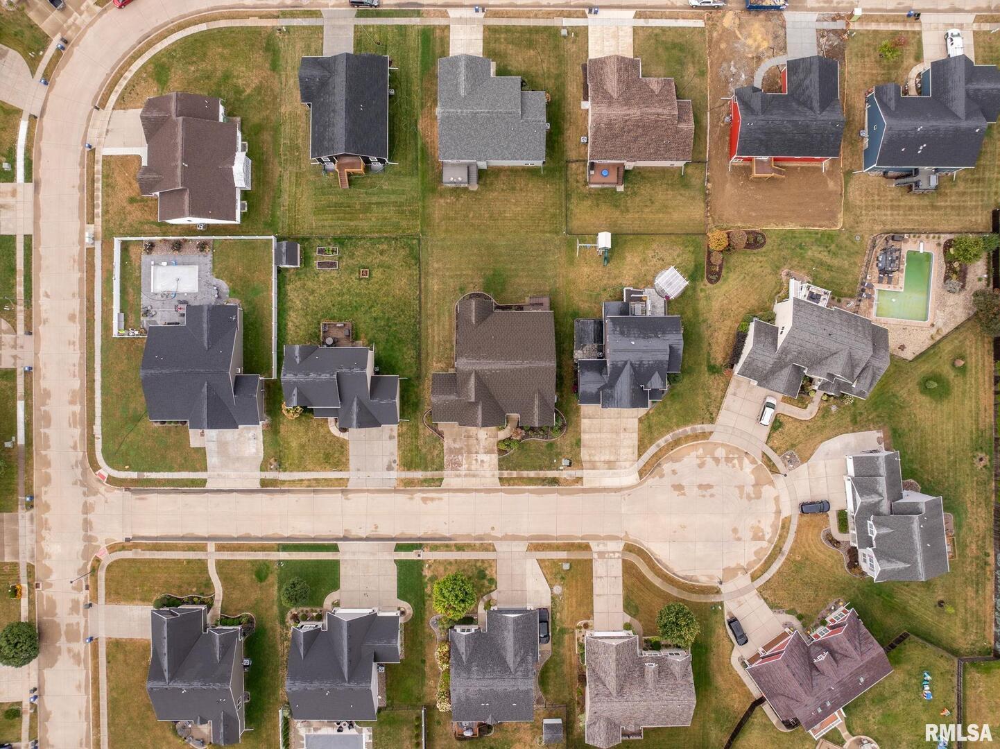 1422 Racine Court Davenport, IA 52804 - Photo 42 of 53 an aerial view of residential houses with outdoor space