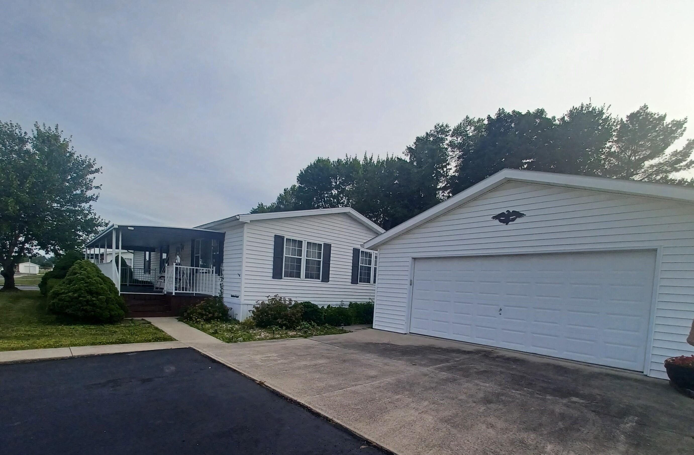 3200 Smeltzer Road, Unit 113 Marion, OH 43302 - Photo 2 of 2 113 houe and garage