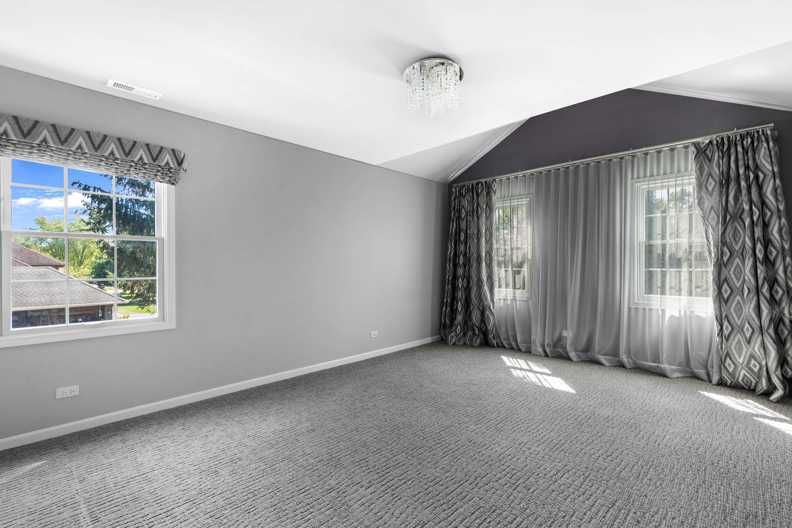 86 South River Road Naperville, IL 60540 - Photo 19 of 34 an empty room with windows