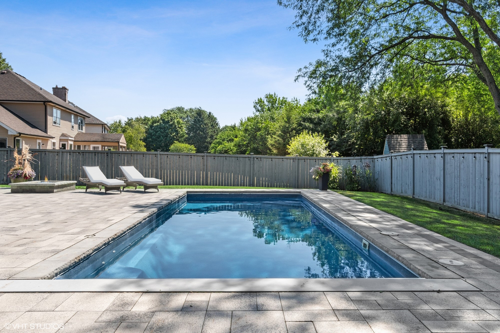 86 South River Road Naperville, IL 60540 - Photo 30 of 34 a view of a backyard