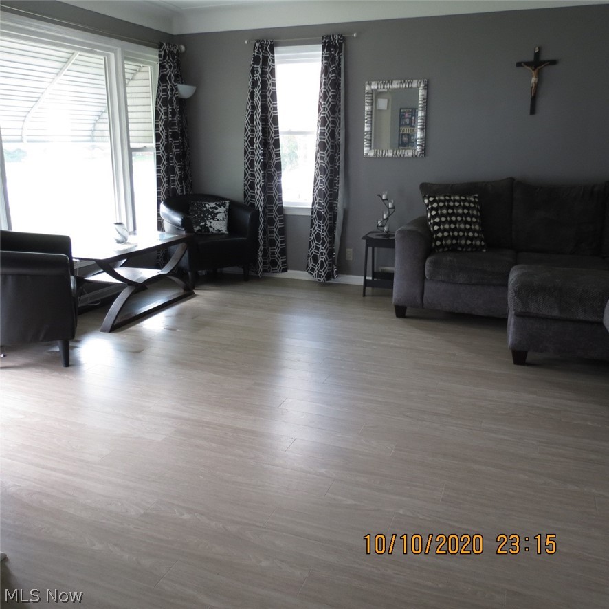 4102 Snow Road Cleveland, OH 44134 - Photo 3 of 19
