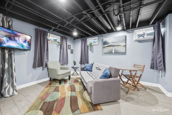 $299,900 | 124 South Rosedale Avenue, Aurora, IL 60506