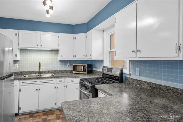 $299,900 | 124 South Rosedale Avenue, Aurora, IL 60506