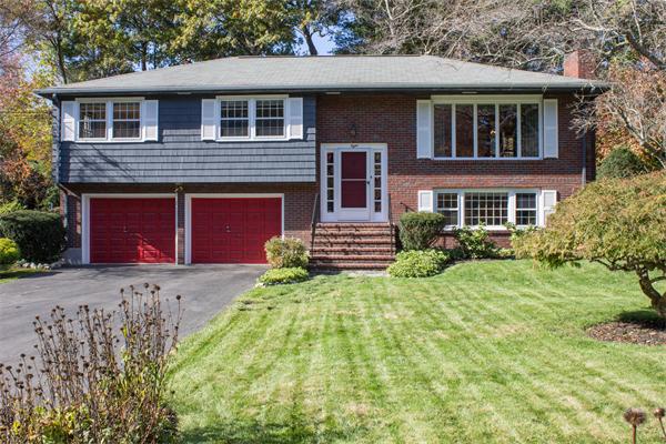 8 Belknap Road Medfield, MA 02052 - Photo 1 of 23 Gallery Image 1