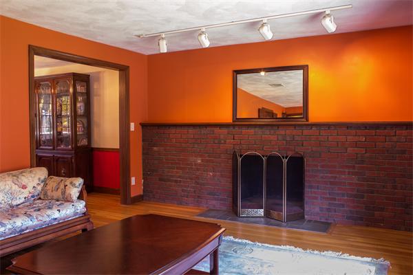 8 Belknap Road Medfield, MA 02052 - Photo 5 of 23 Gallery Image 5