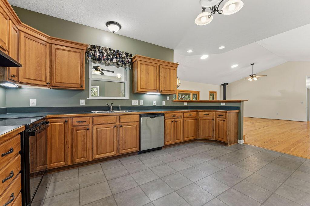12118 Robins Road Westerville, OH 43082 - Photo 14 of 99