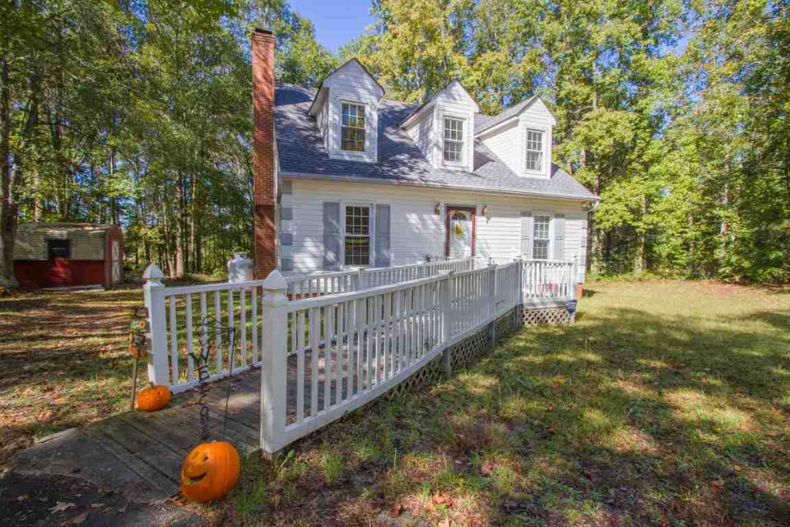 102 Ridgewood Trail Belton, SC 29627 - Photo 2 of 36