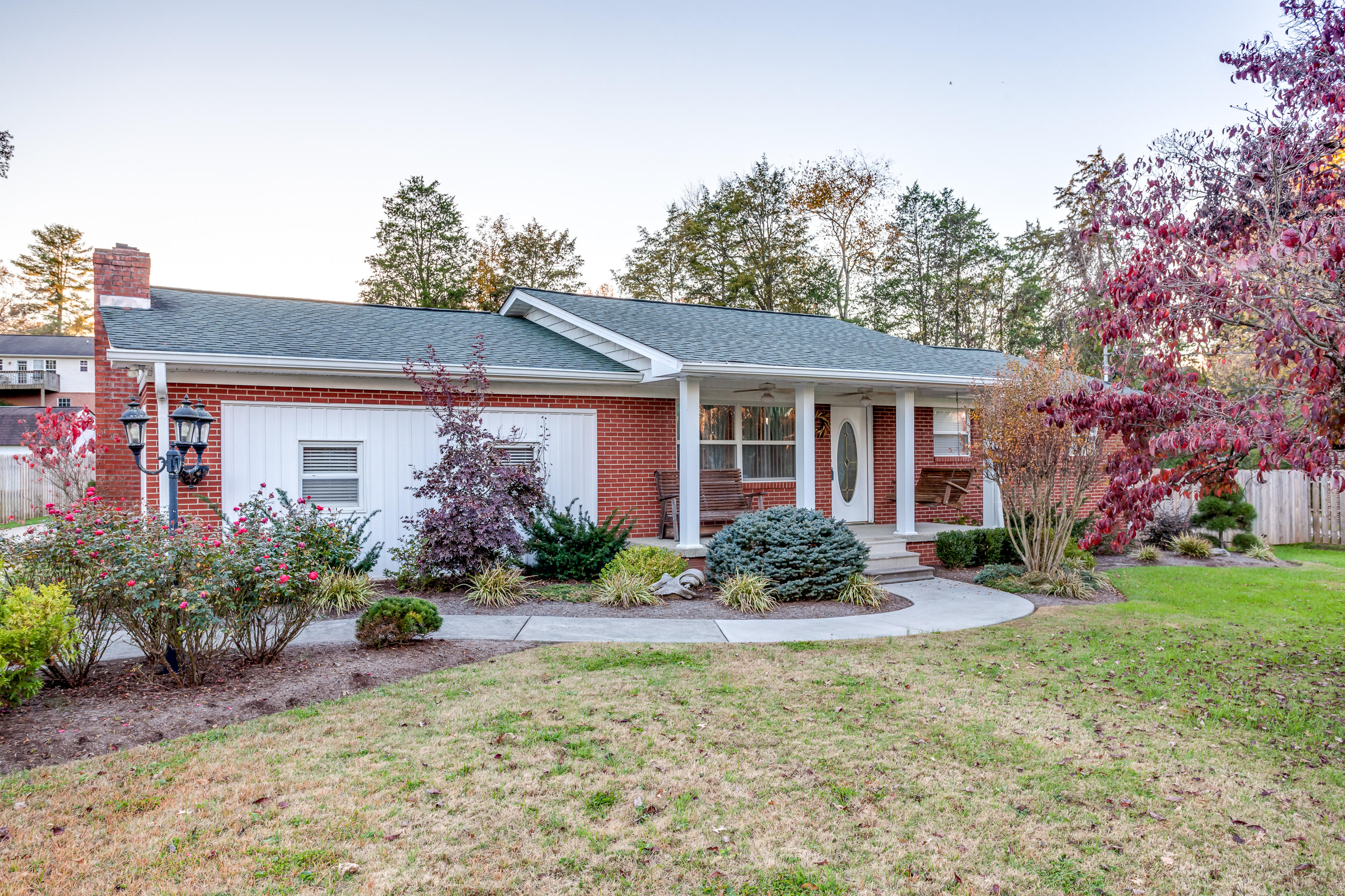 7109 Rollins Road Knoxville, TN 37918 - Photo 3 of 34 002201109-4-7109RollinsRdKnoxvilleTN-SMA
