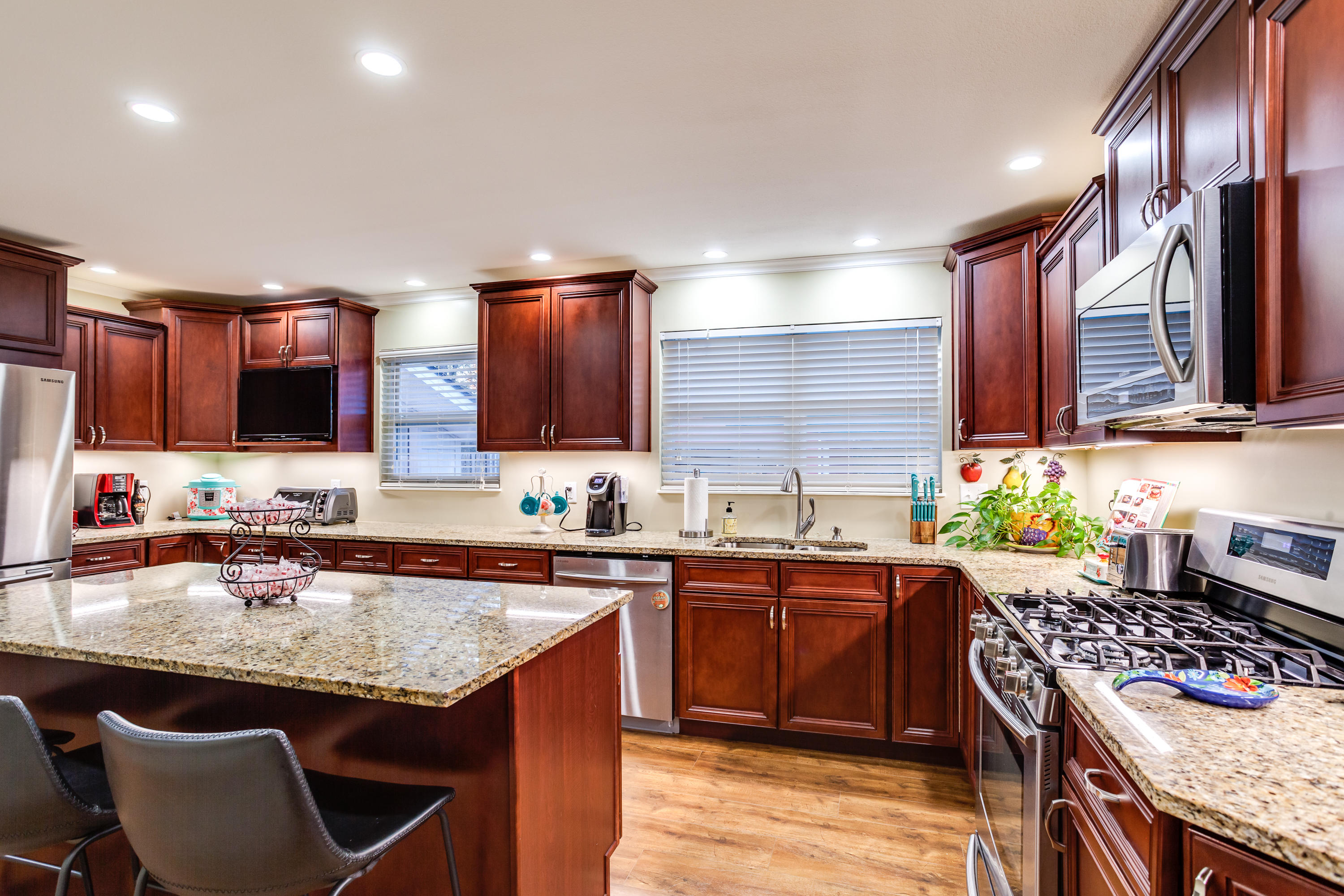 7109 Rollins Road Knoxville, TN 37918 - Photo 7 of 34 007201109-4-7109RollinsRdKnoxvilleTN-SMA
