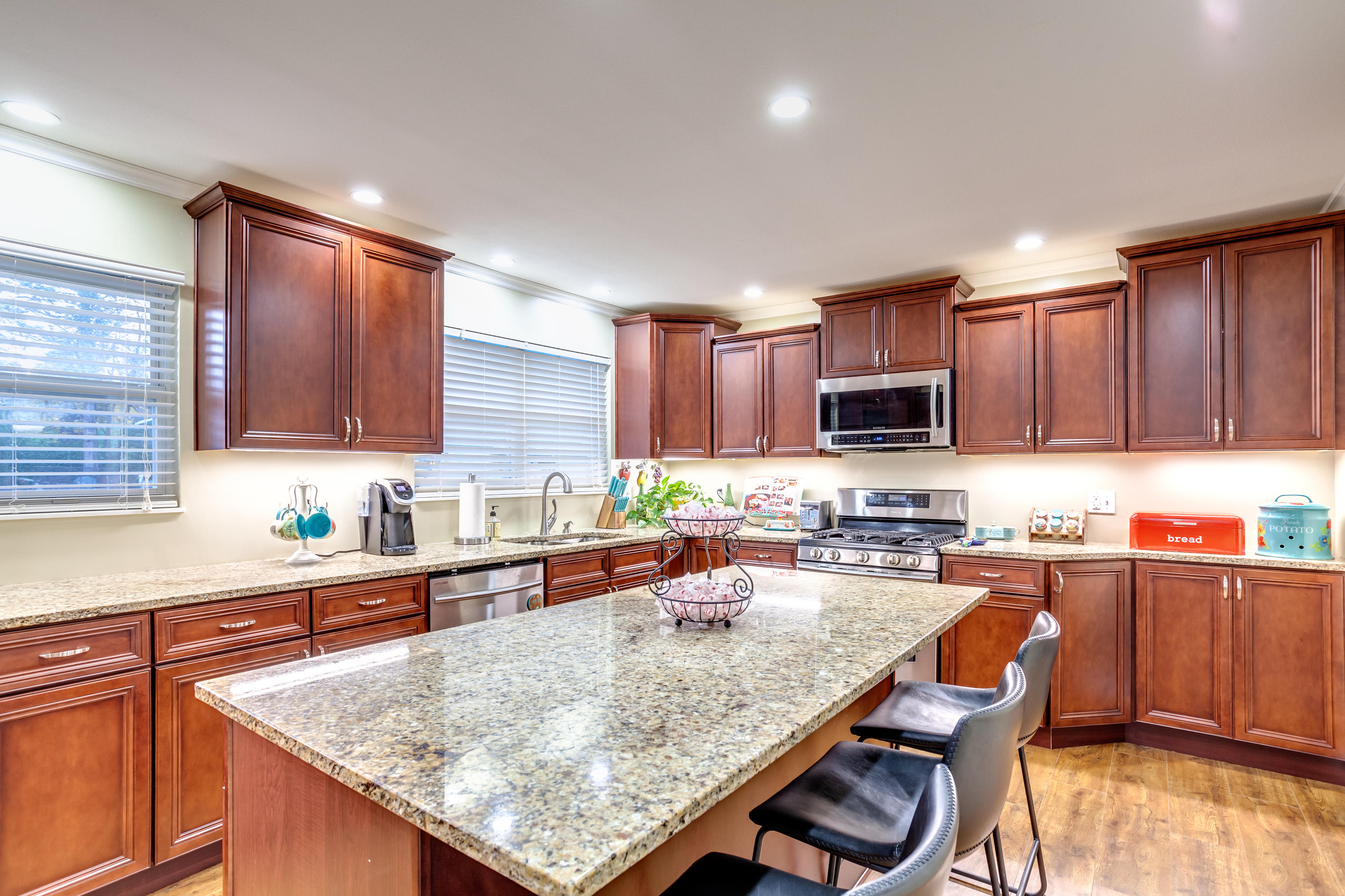 7109 Rollins Road Knoxville, TN 37918 - Photo 8 of 34 008201109-4-7109RollinsRdKnoxvilleTN-SMA