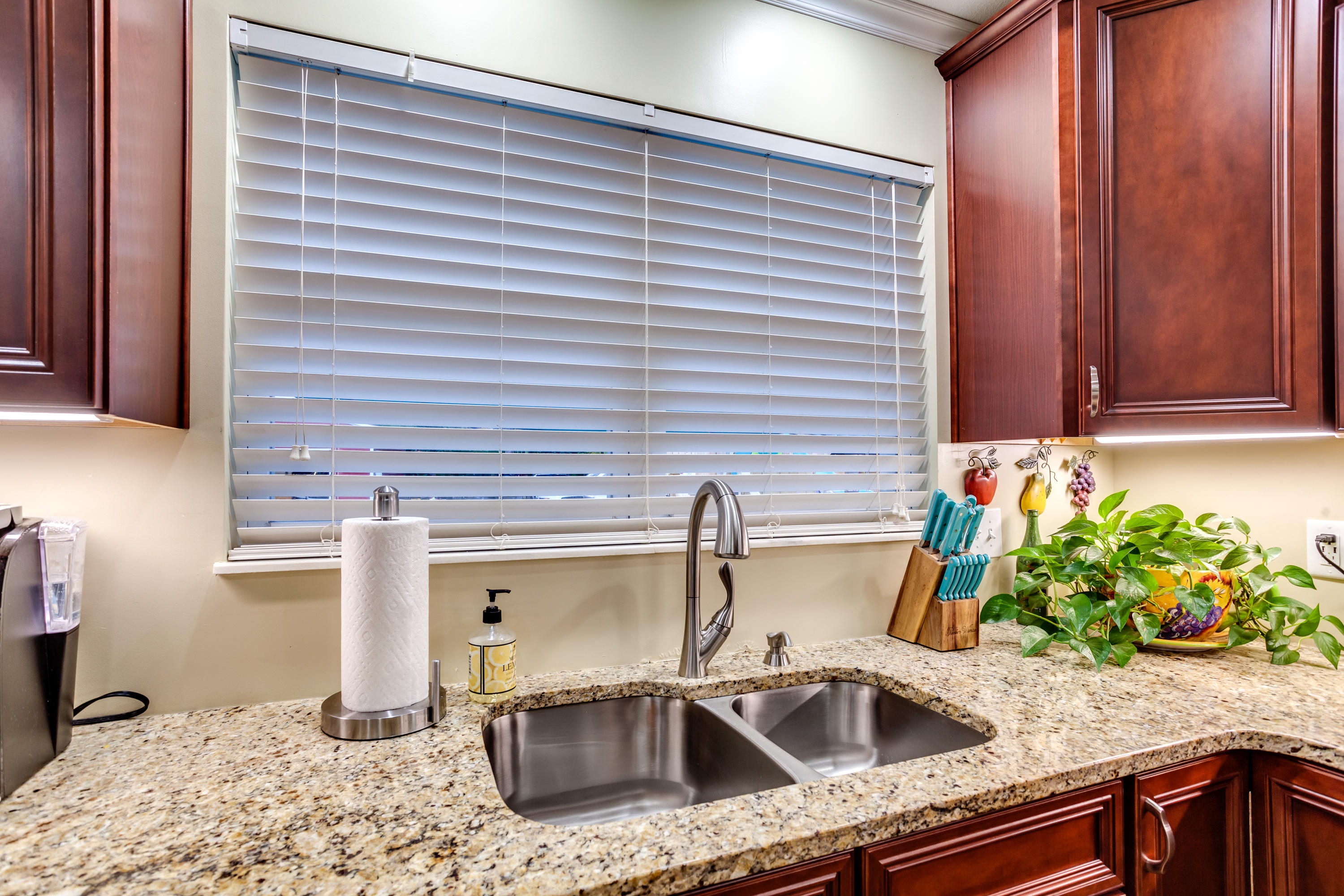 7109 Rollins Road Knoxville, TN 37918 - Photo 10 of 34 010201109-4-7109RollinsRdKnoxvilleTN-SMA