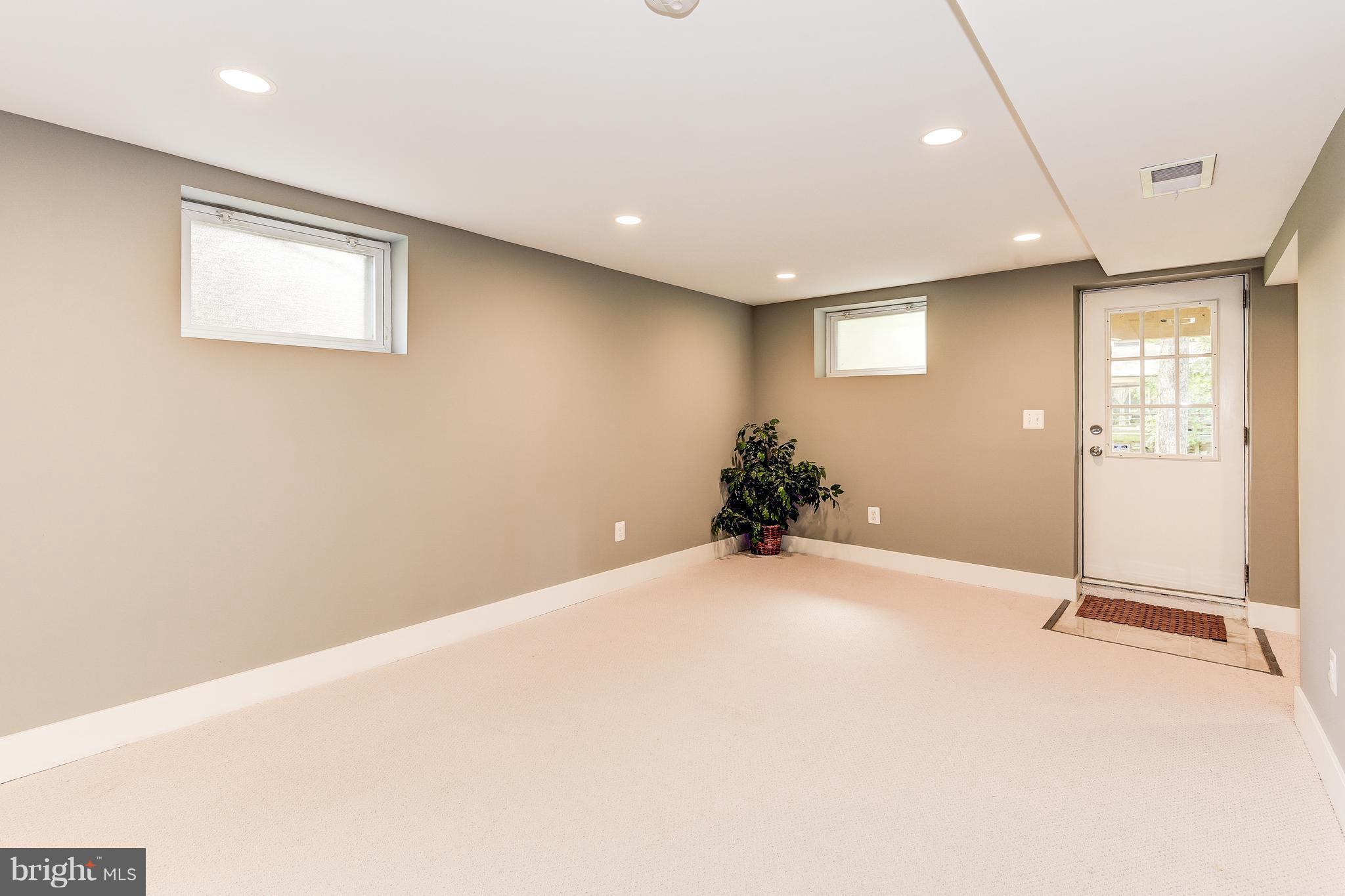 8805 Bradford Road Silver Spring, MD 20901 - Photo 22 of 27 4th BR-play area-den, full BA, private entrance.