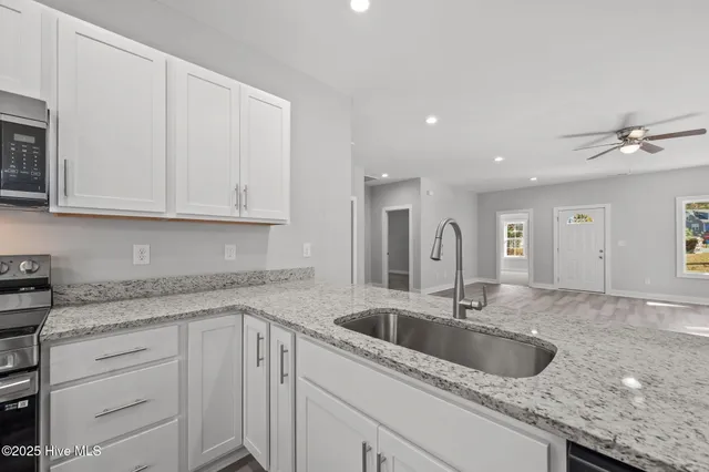 $389,900 | 802 Little Cardinal Court, Jacksonville, NC 28540