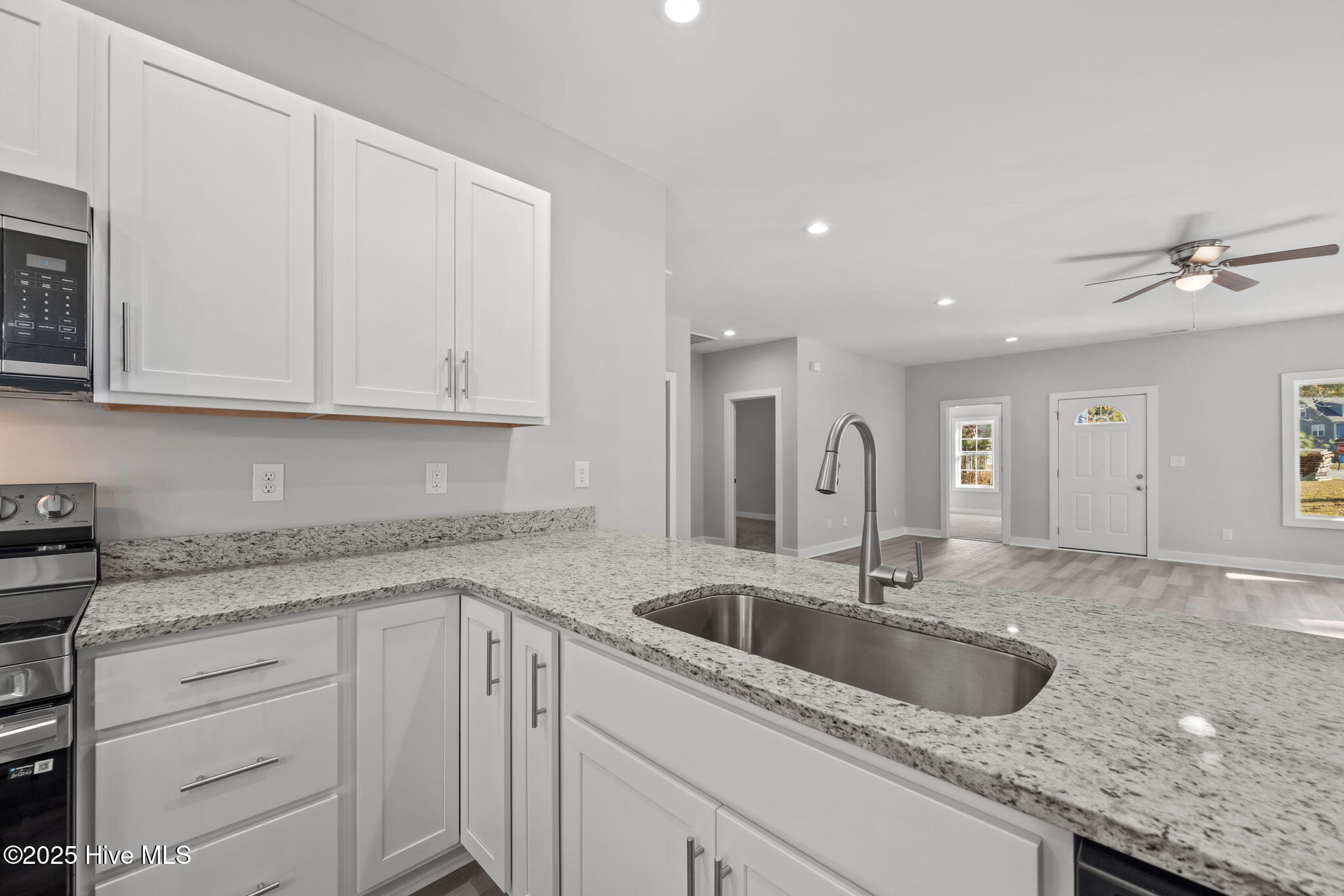 802 Little Cardinal Court Jacksonville, NC 28540 - Photo 17 of 52 32-web-or-mls-_RAD7617