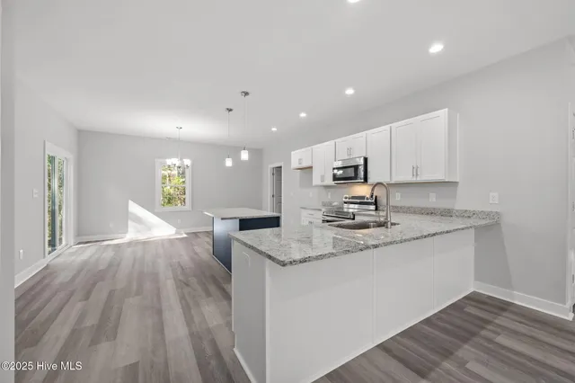 $389,900 | 802 Little Cardinal Court, Jacksonville, NC 28540