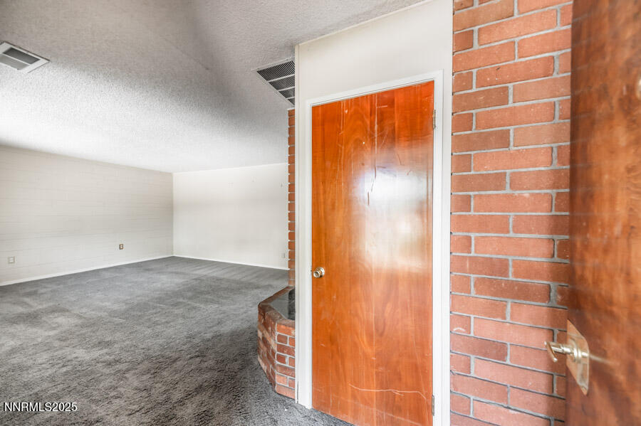 1950 West Plumb Lane Reno, NV 89509 - Photo 8 of 50 P-1009