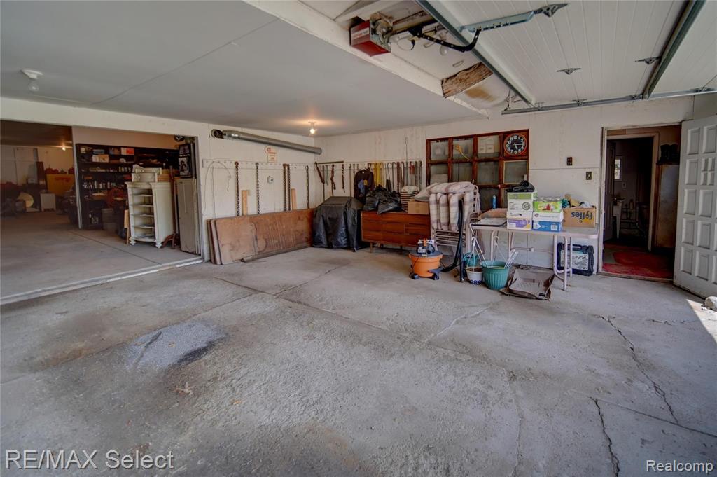 6064 Corunna Road Flint, MI 48532 - Photo 9 of 30