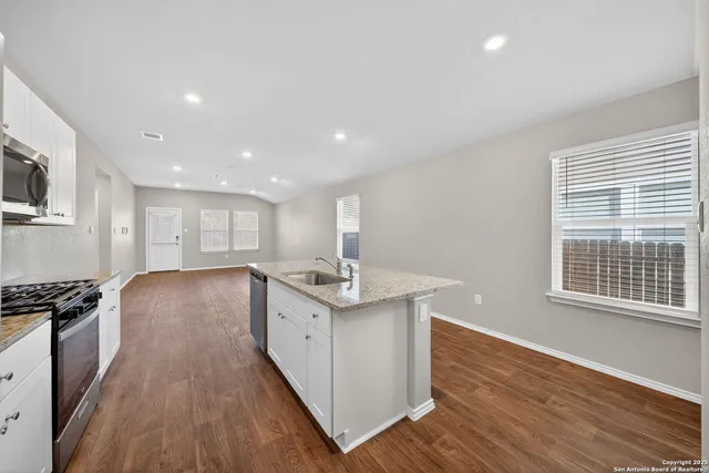 $1,600 | 11927 Hondo Creek, San Antonio, TX 78245