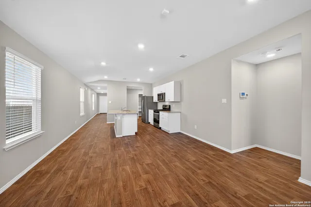 $1,600 | 11927 Hondo Creek, San Antonio, TX 78245