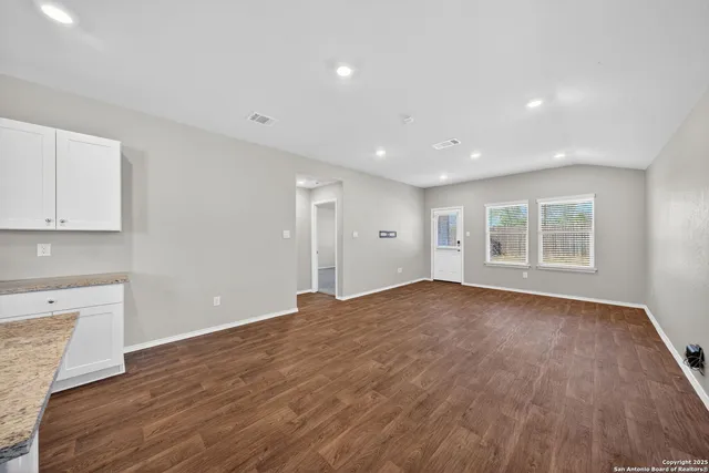 $1,600 | 11927 Hondo Creek, San Antonio, TX 78245