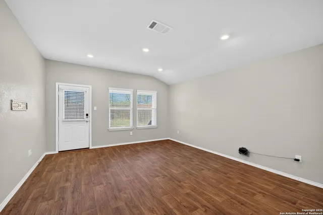 $1,600 | 11927 Hondo Creek, San Antonio, TX 78245