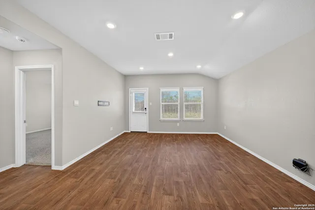 $1,600 | 11927 Hondo Creek, San Antonio, TX 78245