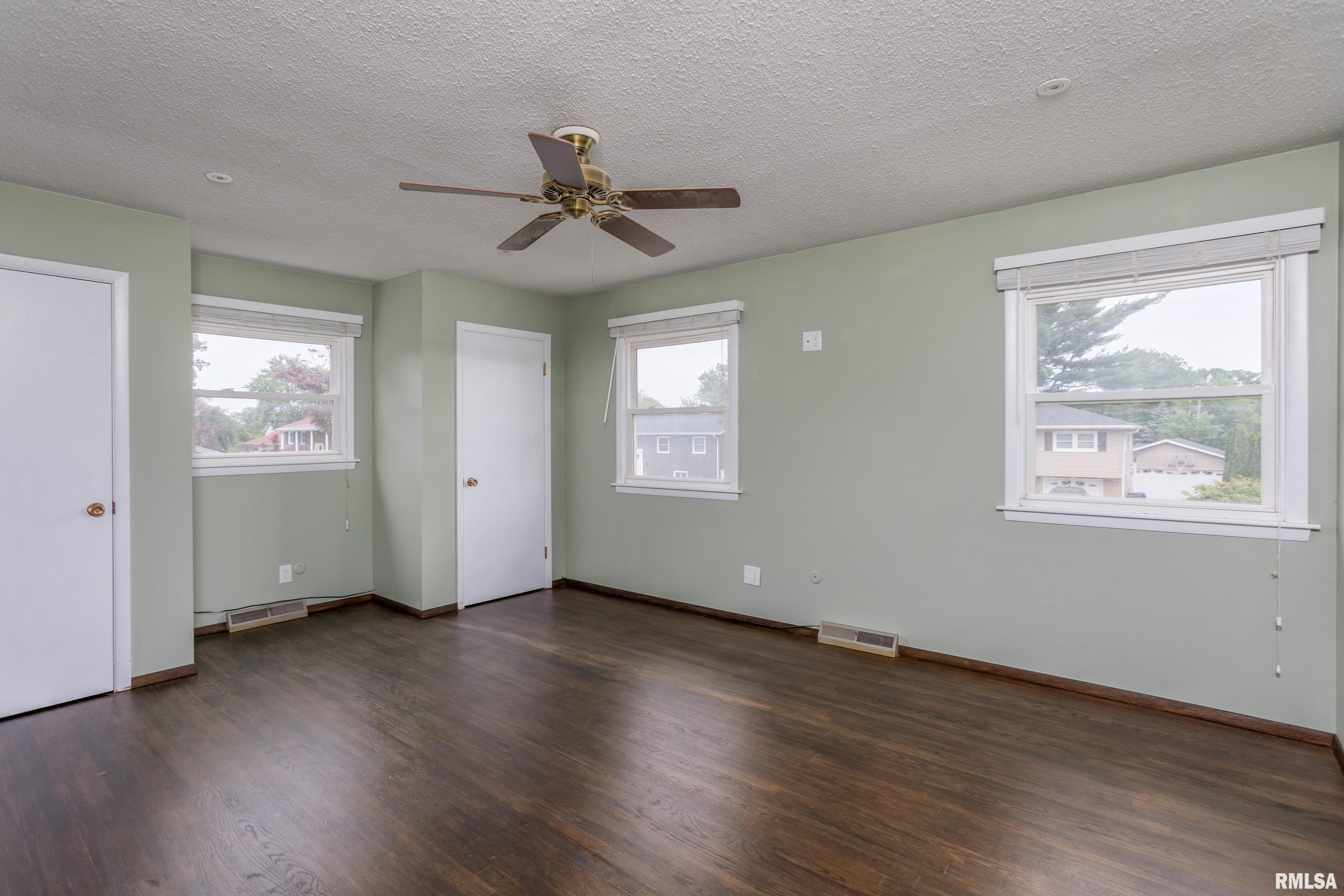 3404 Fairhaven Road Davenport, IA 52807 - Photo 20 of 35 Gallery Image 20