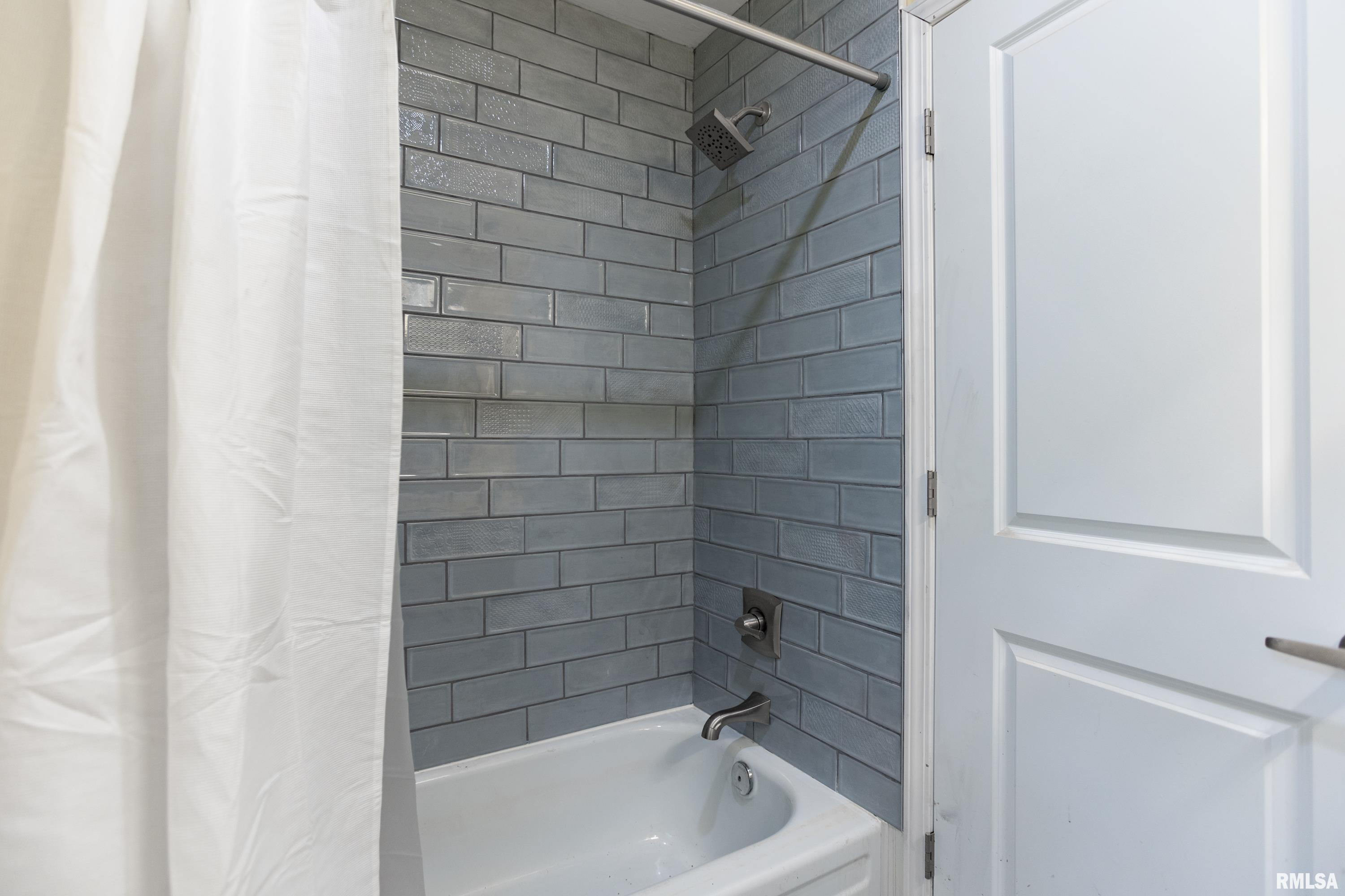 3404 Fairhaven Road Davenport, IA 52807 - Photo 23 of 35 Gallery Image 23