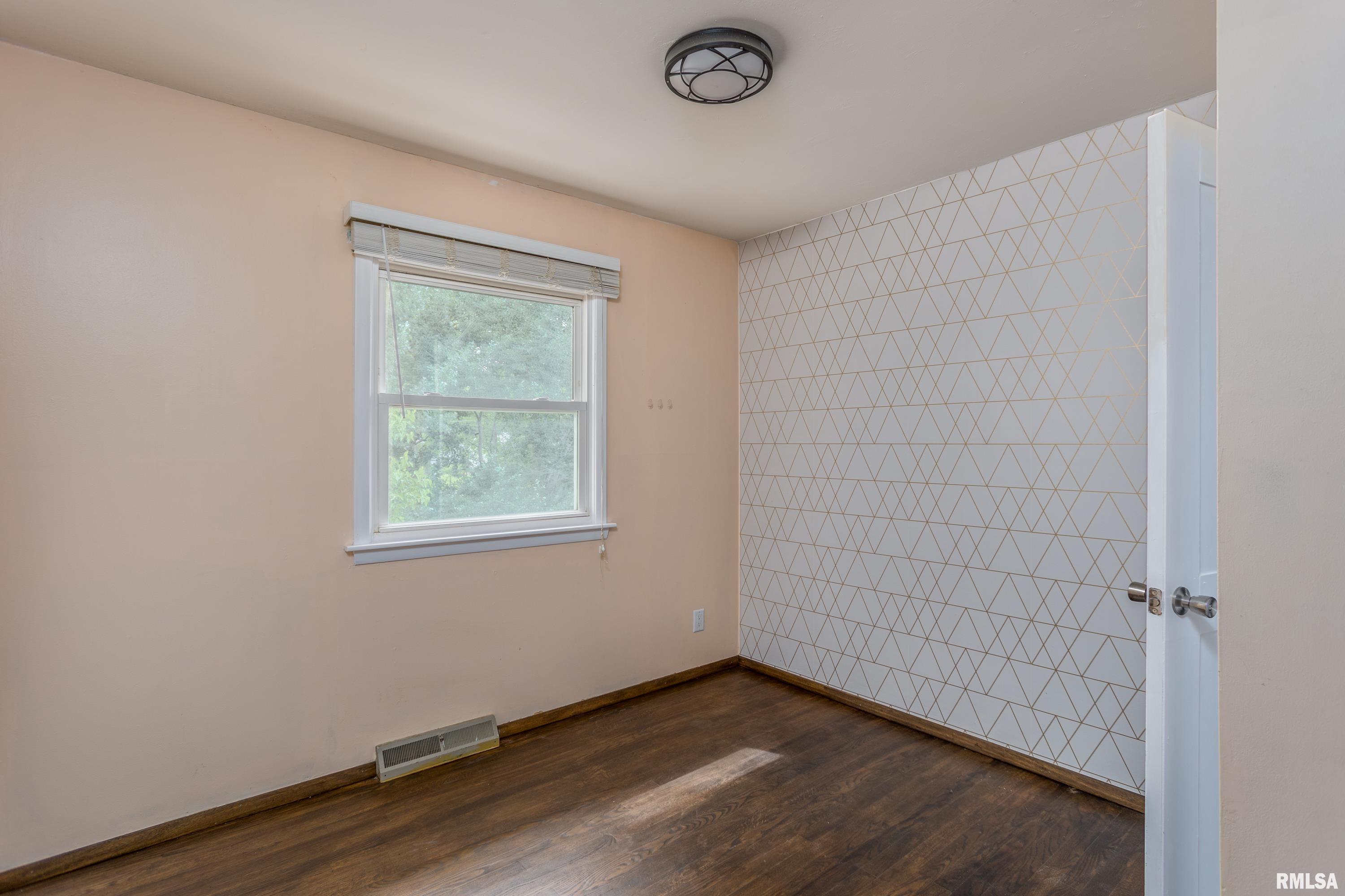 3404 Fairhaven Road Davenport, IA 52807 - Photo 24 of 35 Gallery Image 24