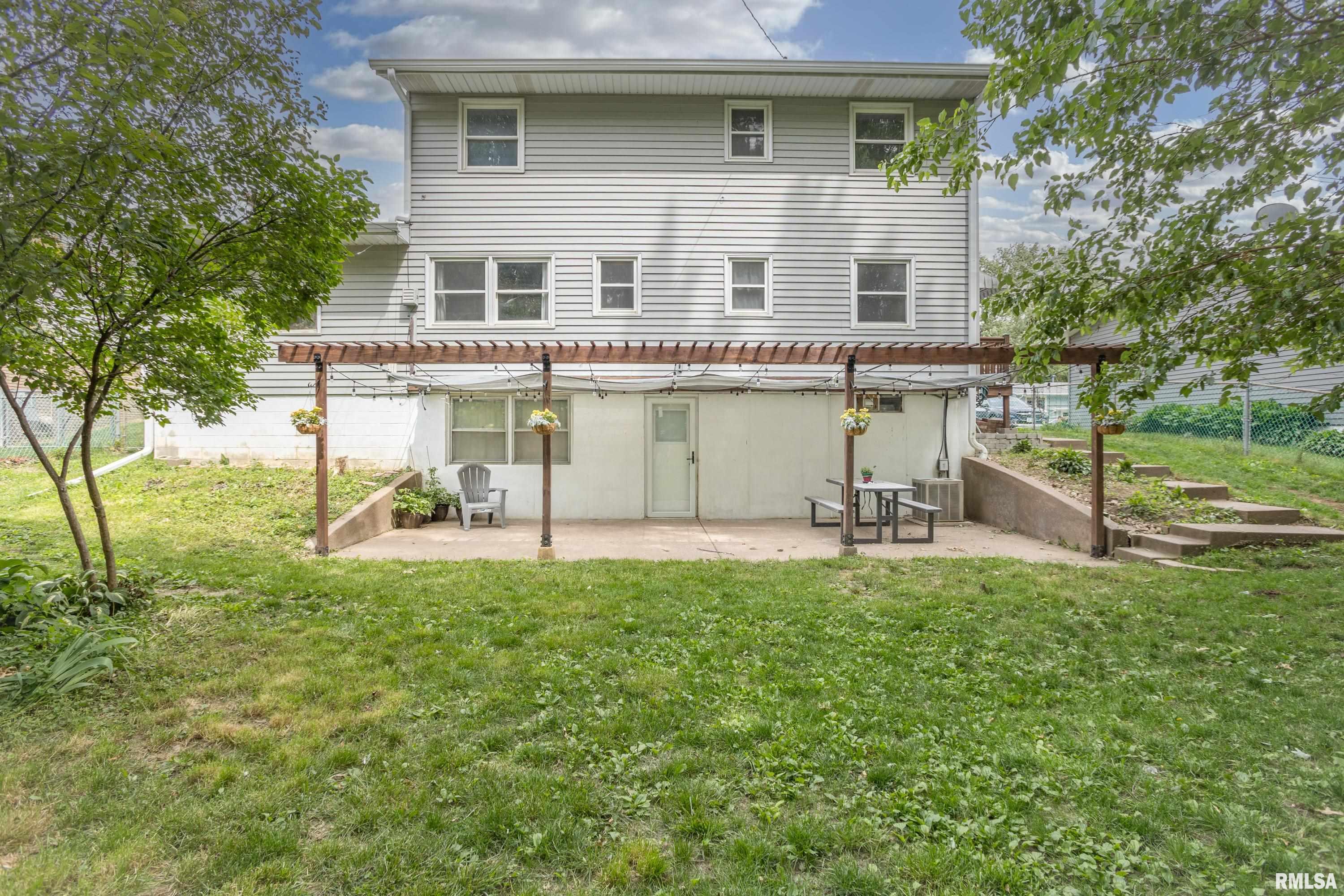 3404 Fairhaven Road Davenport, IA 52807 - Photo 4 of 35 Gallery Image 4