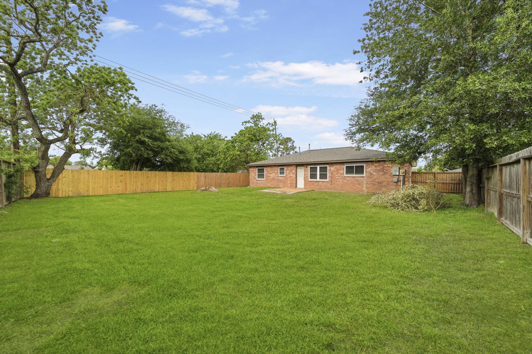 5347 Castlecreek Lane Houston, TX 77053 - Photo 20 of 20 a view of outdoor space yard and house