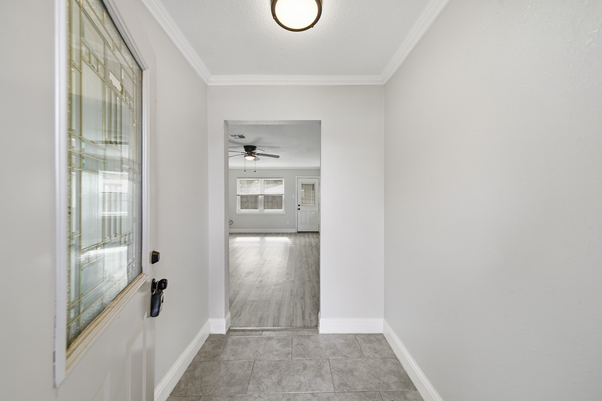 5347 Castlecreek Lane Houston, TX 77053 - Photo 4 of 20 a view of an empty room