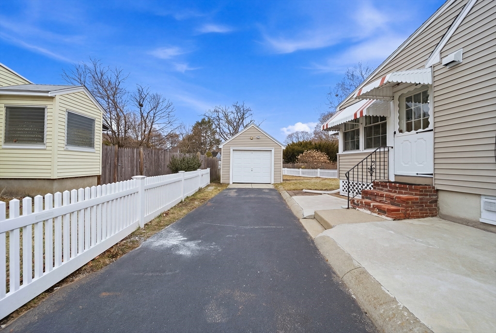 22 Black Rock Road Melrose, MA 02176 - Photo 27 of 32