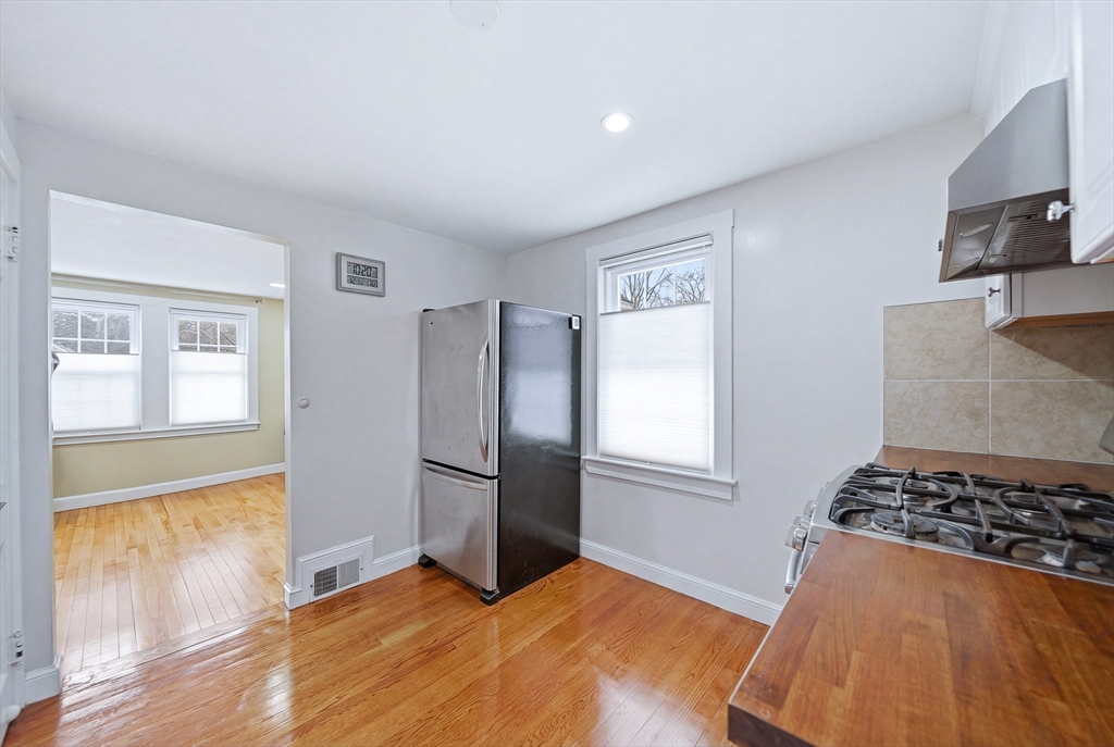 22 Black Rock Road Melrose, MA 02176 - Photo 6 of 32