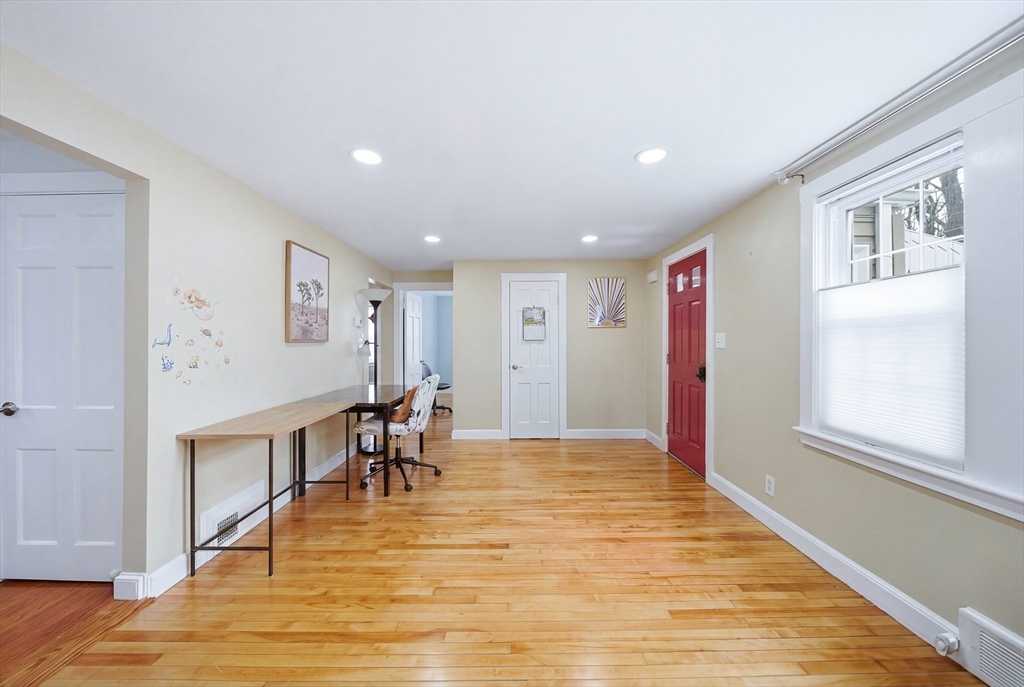 22 Black Rock Road Melrose, MA 02176 - Photo 7 of 32