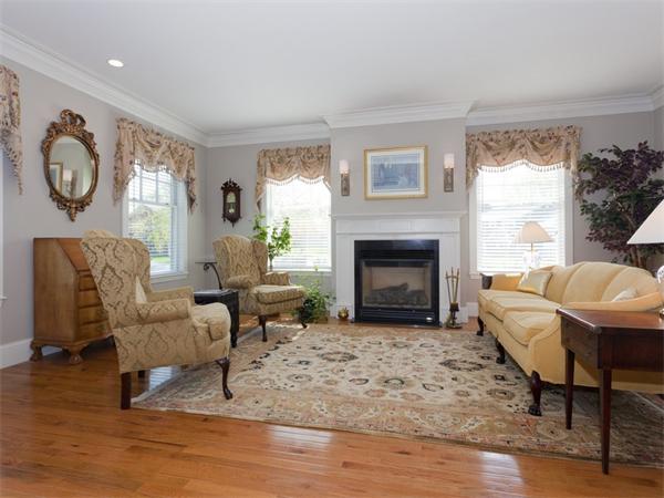 37 Mayflower Road Winchester, MA 01890 - Photo 3 of 29 Gallery Image 3