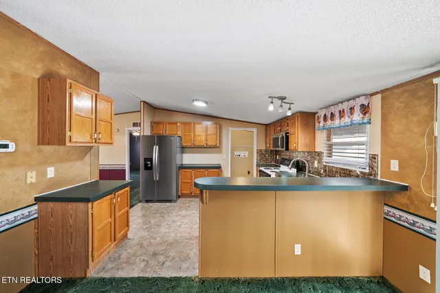 $269,000 | 30 Browns Creek Drive, Crossville, TN 38571