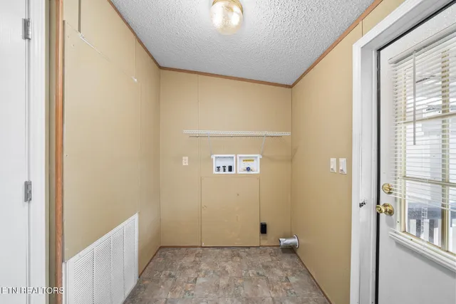 $269,000 | 30 Browns Creek Drive, Crossville, TN 38571