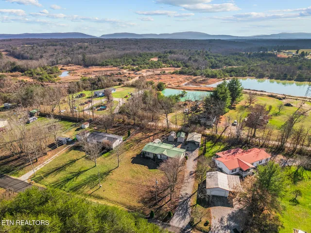 $269,000 | 30 Browns Creek Drive, Crossville, TN 38571