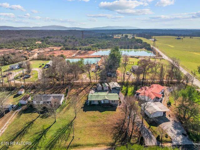 $269,000 | 30 Browns Creek Drive, Crossville, TN 38571