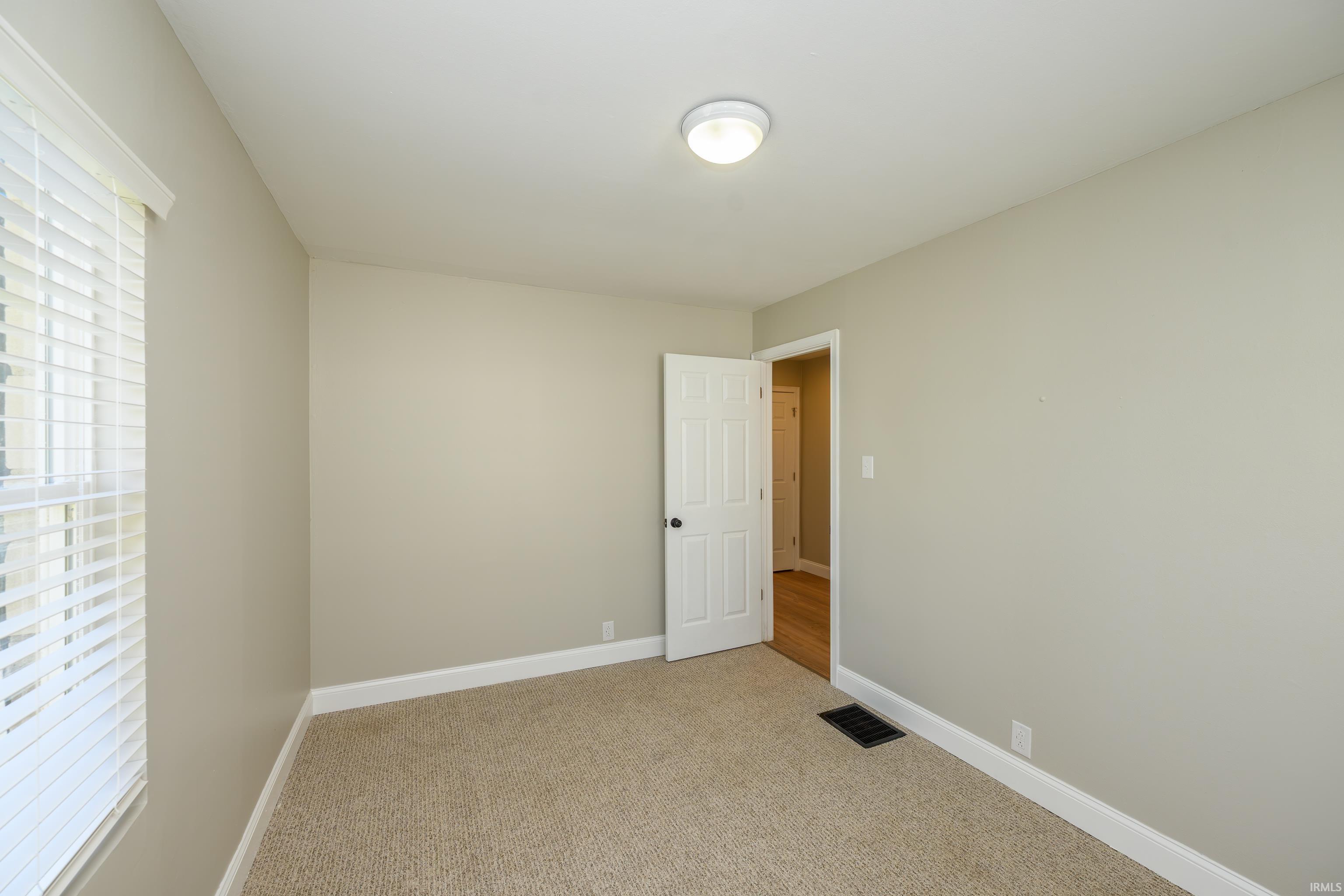 2117 South Beacon Street Muncie, IN 47302 - Photo 19 of 33